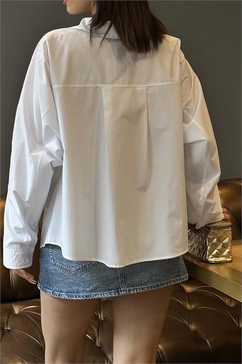 Kadın Beyaz Oversize Gömlek Düğmeli Uzun Kollu Şık Kesim HSZ059 