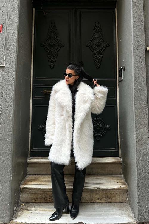 Kadın Ekru Astarlı Düğmeli Oversize Kürk Kaban HSZ002 