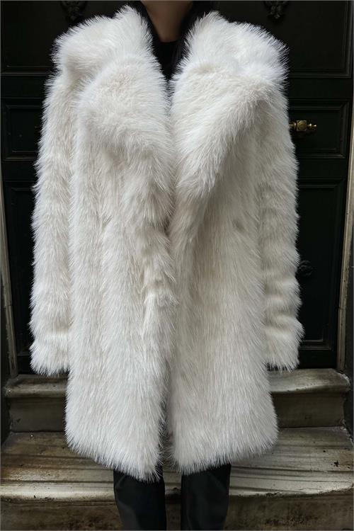 Kadın Ekru Astarlı Düğmeli Oversize Kürk Kaban HSZ002 